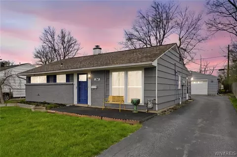24 Monica Rd, Grand Island, NY 14072