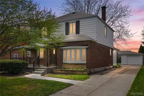 601 Roycroft Blvd, Cheektowaga, NY 14225