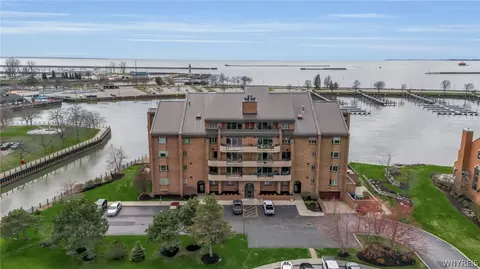 40 Waterfront Cir #305, Buffalo, NY 14202