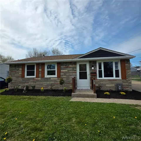 42 Glendale Ln, Cheektowaga, NY 14225