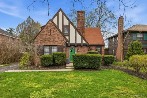 398 Brantwood Rd, Amherst, NY 14226