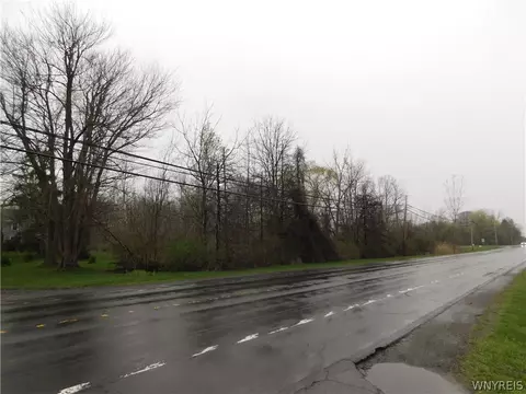 12739 Main Rd, Newstead, NY 14001