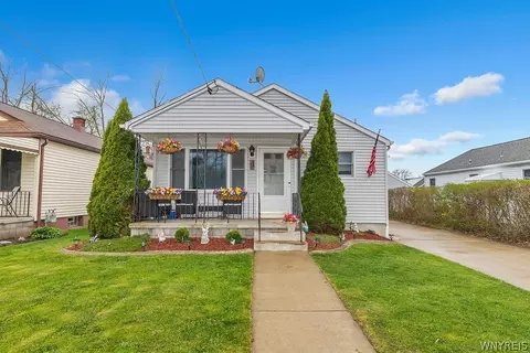 828 93rd St, Niagara Falls, NY 14304