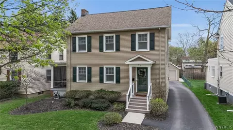 94 Highland Dr, Amherst, NY 14221