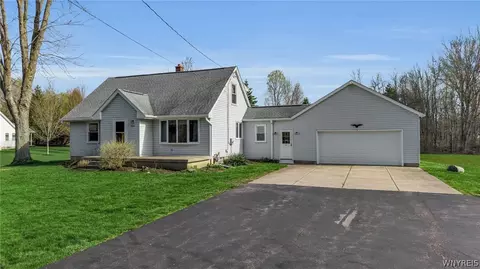 8310 Stahley Rd, East Amherst, NY 14051
