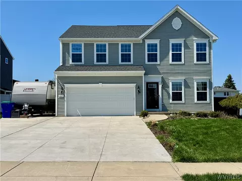 4628 Logans Ln, Hamburg, NY 14075