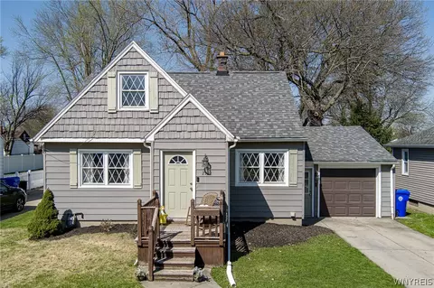 292 Kirkwood Dr, West Seneca, NY 14224