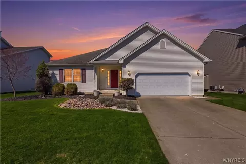 98 Morris Cres, West Seneca, NY 14224
