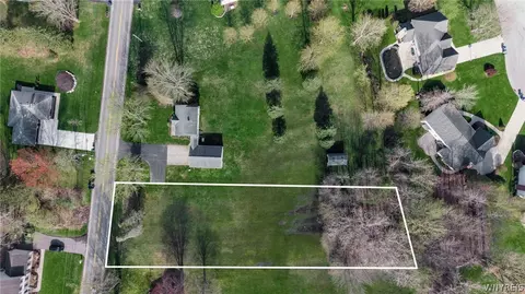 8310 Stahley Rd, Clarence, NY 14051