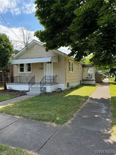 360 38th St, Niagara Falls, NY 14303