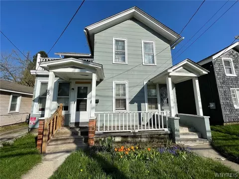247 Clinton St, Lockport, NY 14094