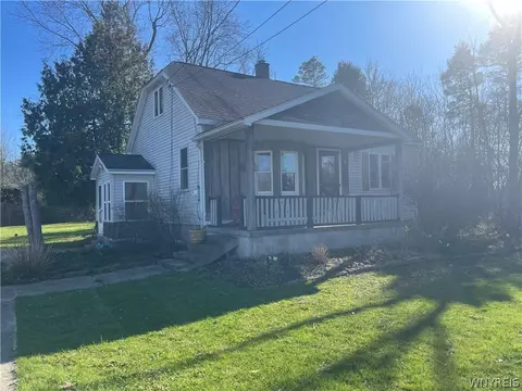 241 Westwood Rd, Lancaster, NY 14086