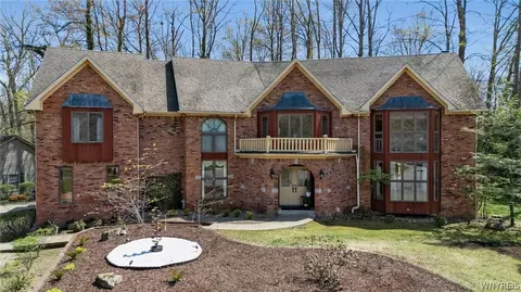 7 Deer Run Ct, Amherst, NY 14221