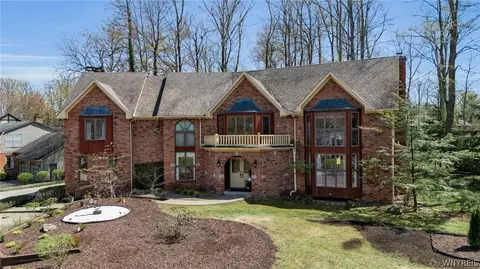 7 Deer Run Ct, Amherst, NY 14221
