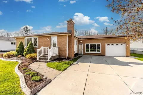 58 Dauer Dr, West Seneca, NY 14224