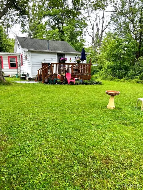 569 Kennedy Ave, Evans, NY 14006