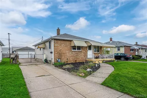 23 Laura Ct, Cheektowaga, NY 14227