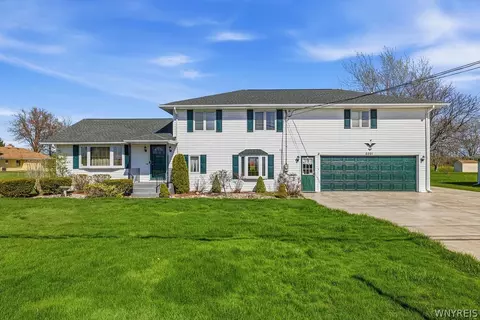 6261 Nash Rd, Wheatfield, NY 14132