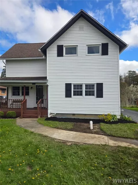 5588 Seneca St, West Seneca, NY 14224