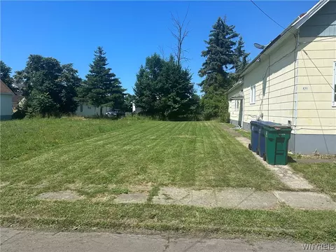 28 Clark St, Buffalo, NY 14206