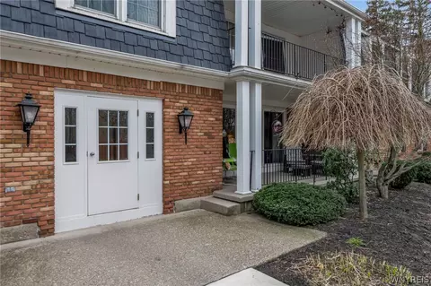 60 Hamlin #4, Amherst, NY 14221