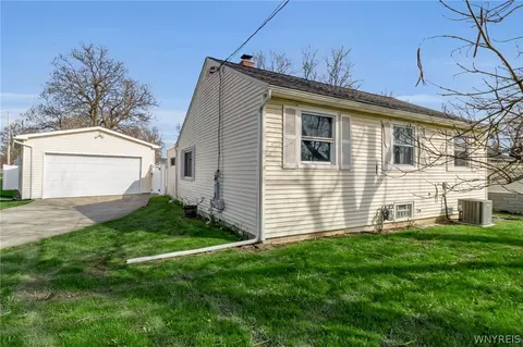 9 Primrose Dr, Cheektowaga, NY 14225