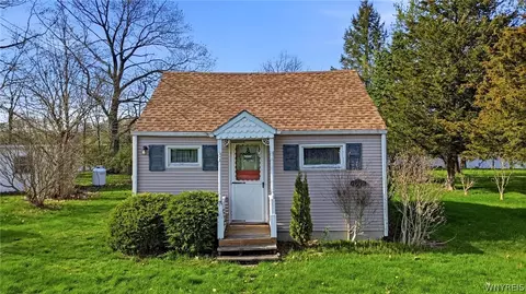 12939 Hillcrest Dr, Carlton, NY 14411