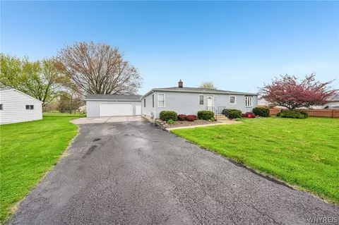 2475 Upper Mountain Rd, Sanborn, NY 14132