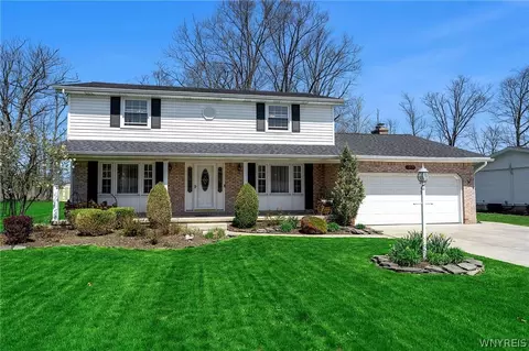 1919 Webb Rd, Grand Island, NY 14072