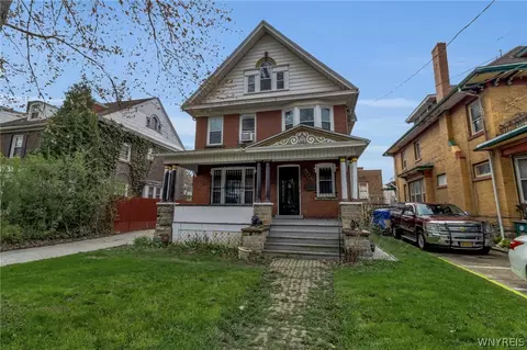 699 Chilton Ave, Niagara Falls, NY 14301