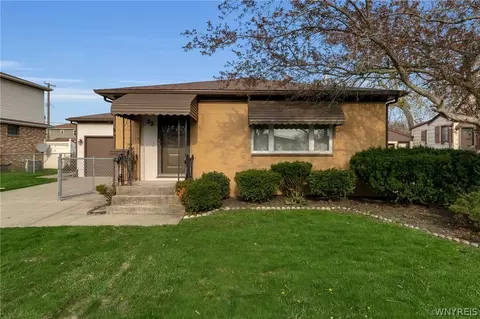 33 Marrano Dr, Depew, NY 14043