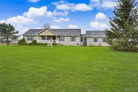6614 Stinson Rd, Arcade, NY 14009