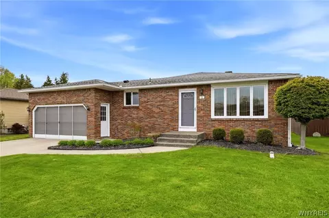 11 Martinique Dr, Cheektowaga, NY 14227