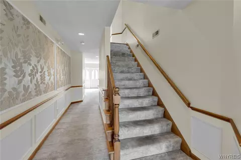 Entry Way - 660 Youngs Rd #E, Amherst, NY 14221 photo 5 of 5