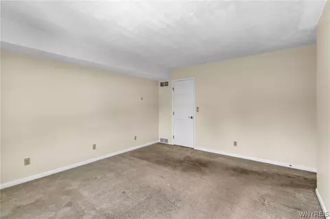 Bedroom - 660 Youngs Rd #E, Amherst, NY 14221 photo 3 of 6