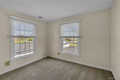 Bedroom - 660 Youngs Rd #E, Amherst, NY 14221 photo 4 of 6