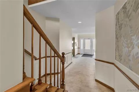 Entry Way - 660 Youngs Rd #E, Amherst, NY 14221 photo 3 of 5