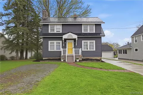 2575 Amsdell Rd, Hamburg, NY 14075