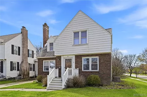 1 Colvinhurst Dr, Buffalo, NY 14223
