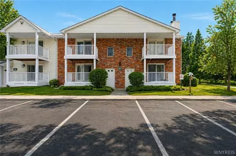 4623 Chestnut Ridge Rd #D, Amherst, NY 14228