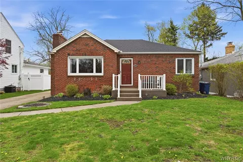 310 Walton Dr, Amherst, NY 14226