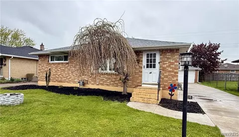 86 Diane Dr, Cheektowaga, NY 14225