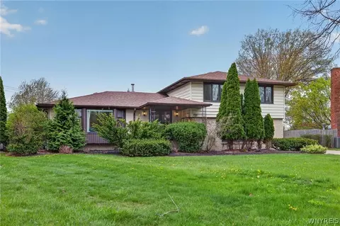 306 Hunters Ln, Amherst, NY 14221