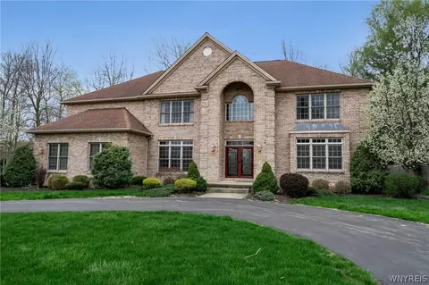 40 Regents Park, East Amherst, NY 14051