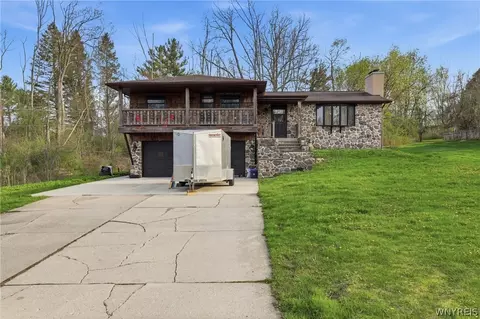 371 Elma Meadow Ln, Elma, NY 14059