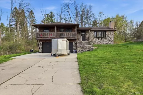 371 Elma Meadow Ln, Elma, NY 14059
