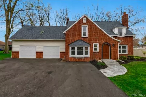4695 Lake Shore Rd, Hamburg, NY 14075