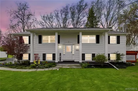 4660 Apple Dr, Lewiston, NY 14092