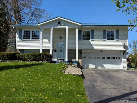 10 Liberty St, Perry, NY 14530