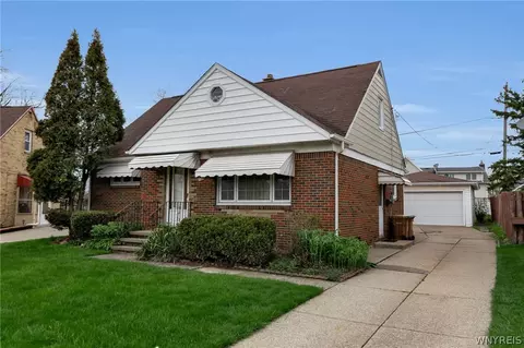 86 Laurentian Dr, Cheektowaga, NY 14225